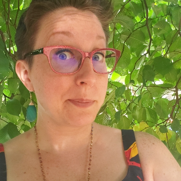 Meet your Posher, Krystina - Picture 1 of 3